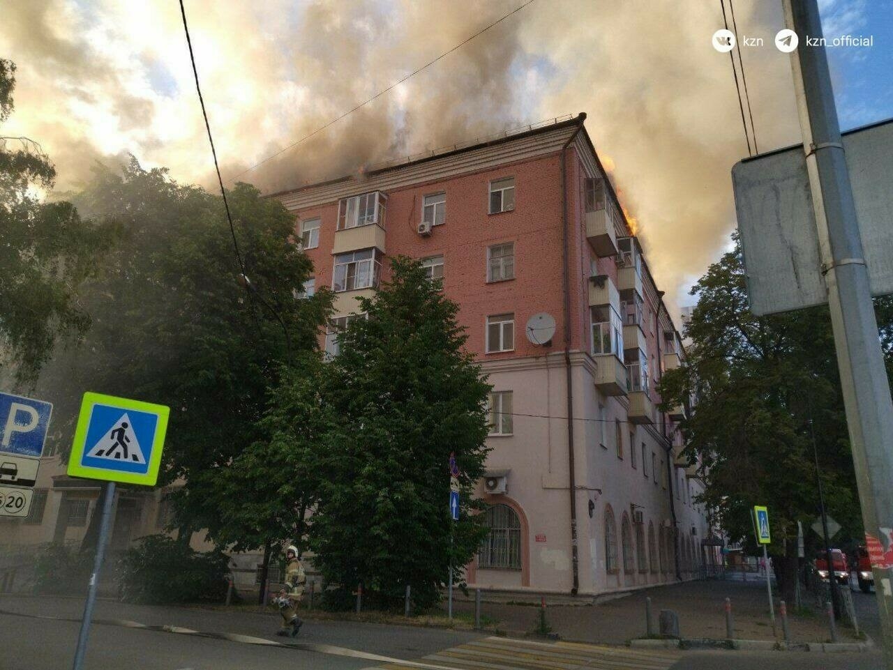 Прокуратура проводит проверку по факту пожара в пятиэтажном доме в центре Казани