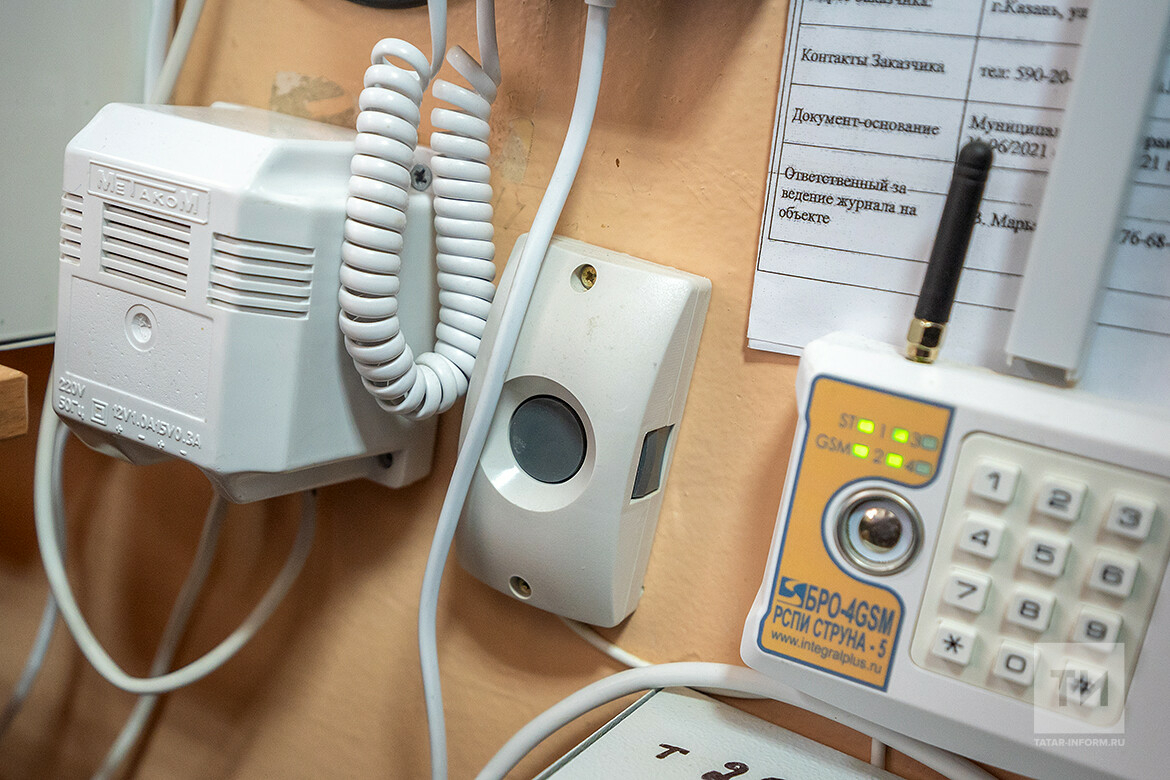 Метшин назвал большой победой оснащение всех школ Казани тревожными кнопками