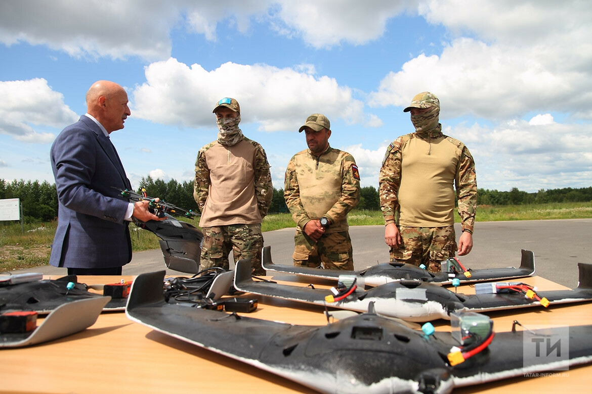 «Бейте ими врага и победите»: Правительство РТ передало батальонам «Тимер» и «Алга» дроны