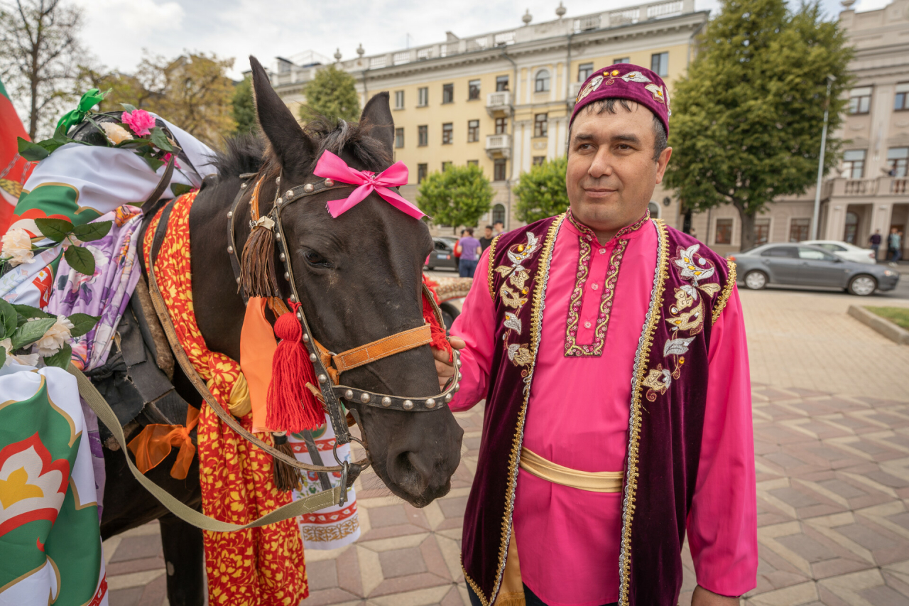 «Благодарим лучших батыров»: в Казани прошел сбор подарков к Сабантую