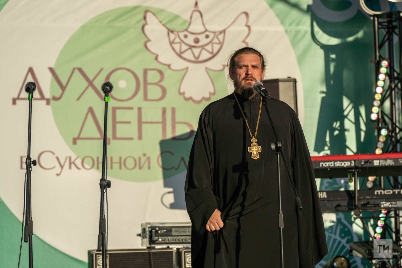 Фестиваль «Духов день» в Казани: Александр Маршал, рожечный хор и экстрим-мотошоу