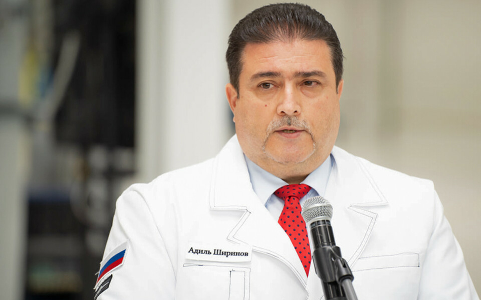 Медбикенің әйелдері ұлымен секс орысша