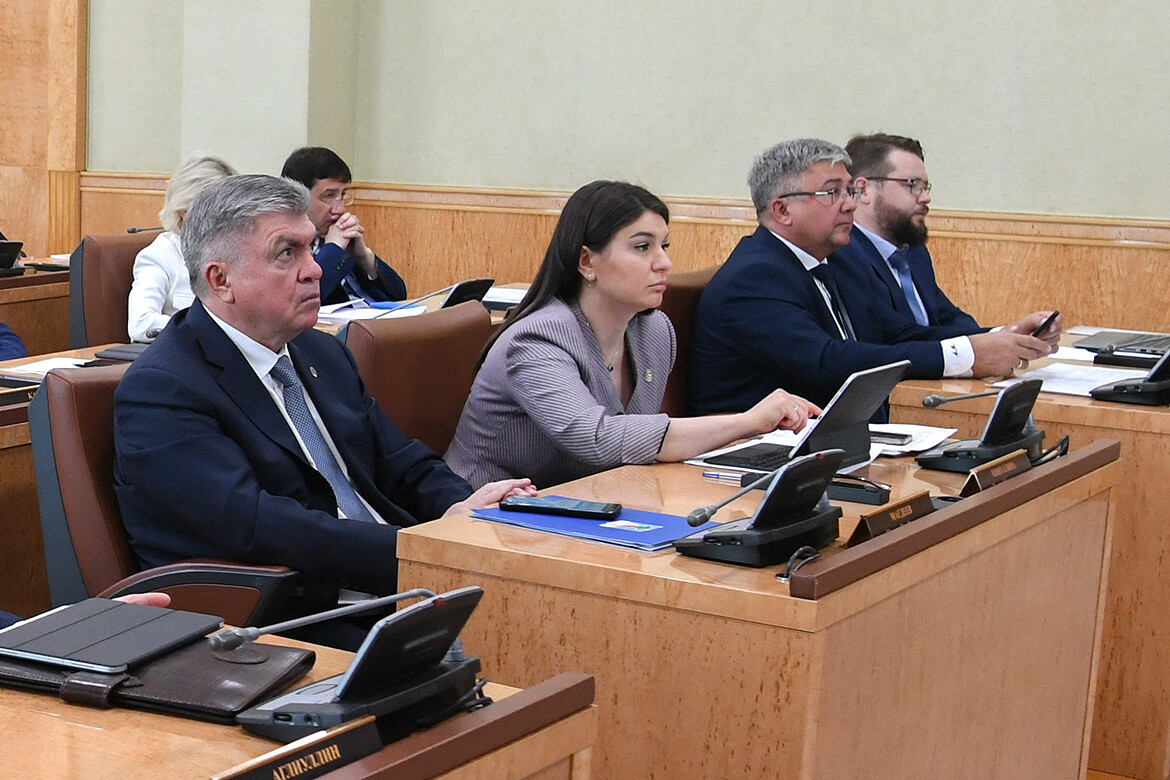 Минуллина объяснила, почему в Татарстане складывается тревожная ситуация на рынке труда