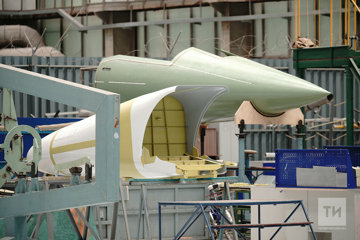 Мишустин: Из производства Ту-214 уберут все иностранные детали до конца 2024 года