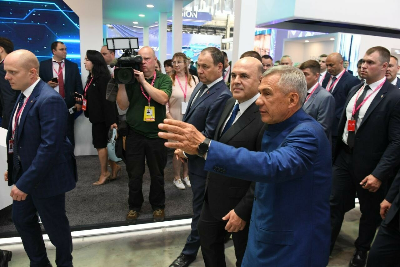 Минниханов принял участие в запуске завода «Соллерс» в ОЭЗ «Алабуга»