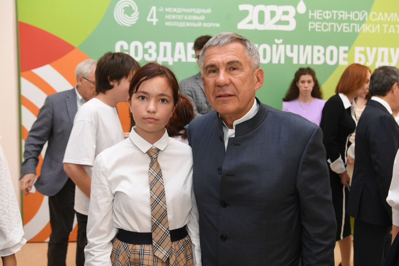 Школьники и студенты рассказали Минниханову о молодежных проектах в Татарстане