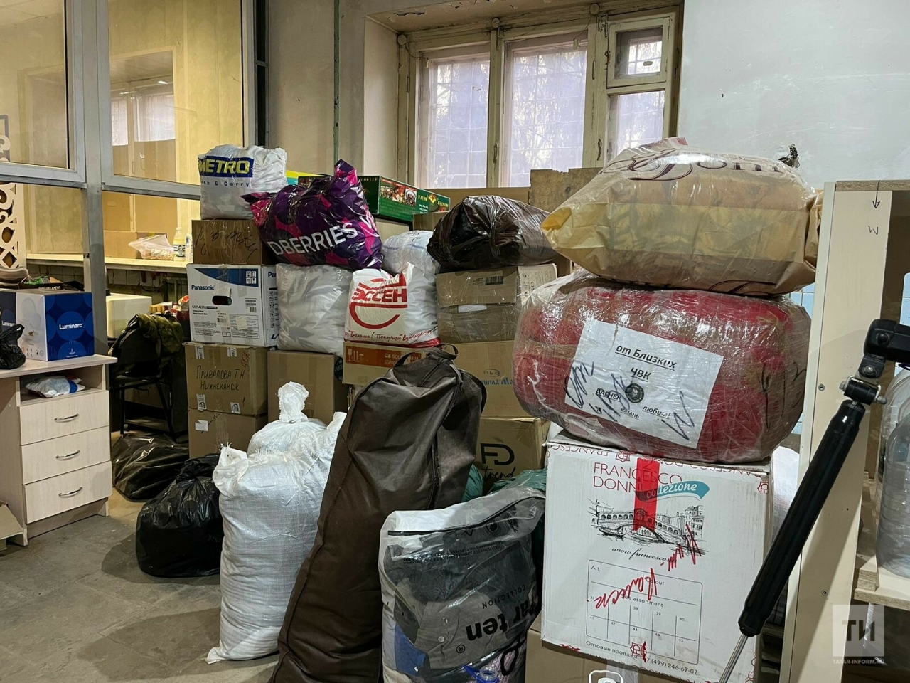 Шины, продукты и мопед: из Нижнекамска отправили более 2 тонн помощи