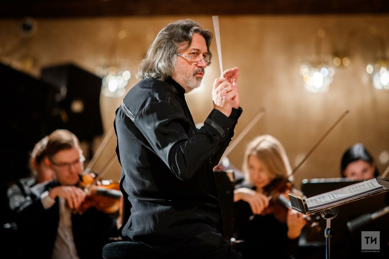 Путин наградил татарстанского дирижера Рустема Абязова орденом Дружбы