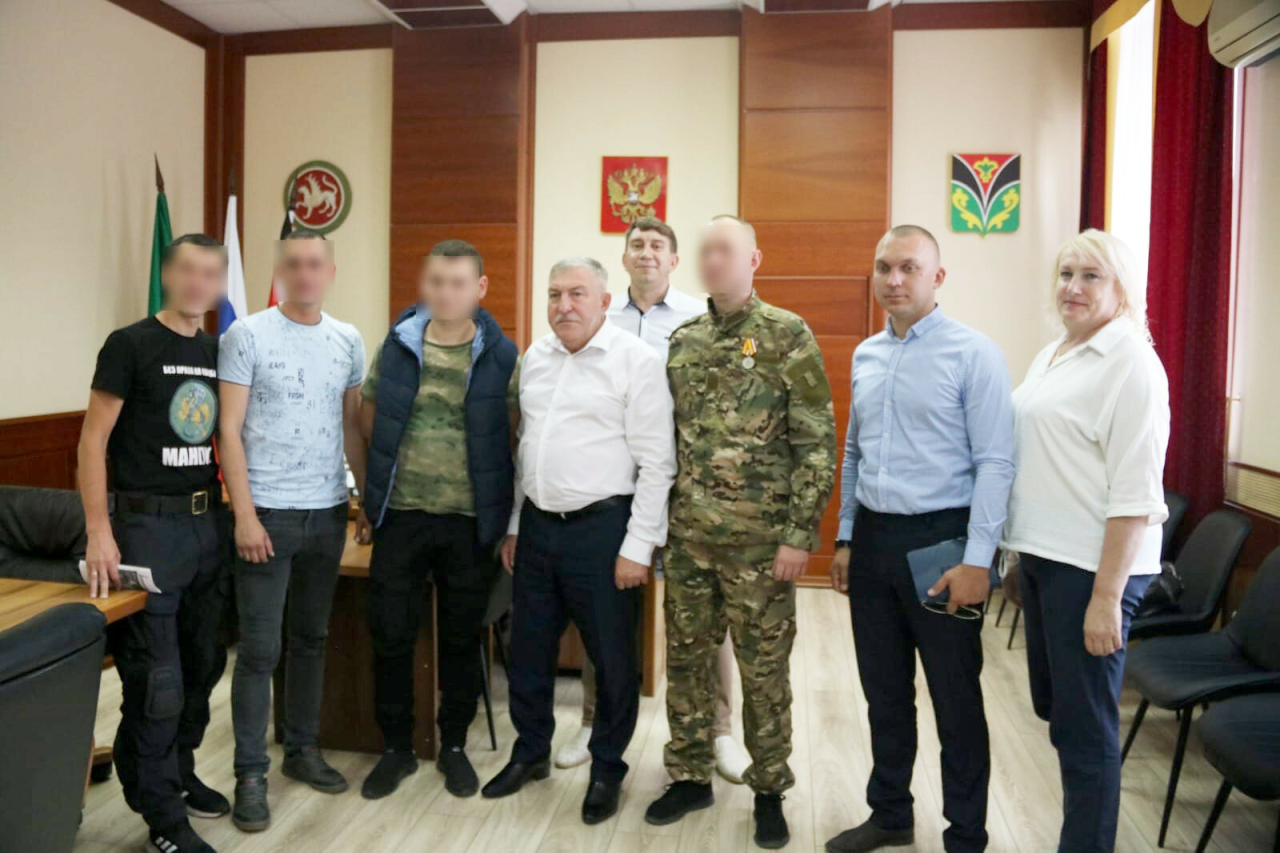 Мобилизованные обсудили волнующие их вопросы с главой Лениногорского района