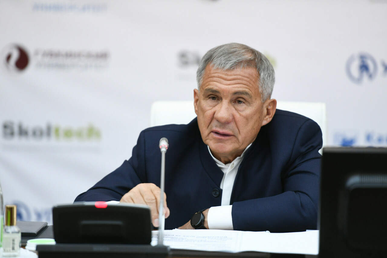 Минниханов напомнил о необходимости увековечивания памяти погибших бойцов