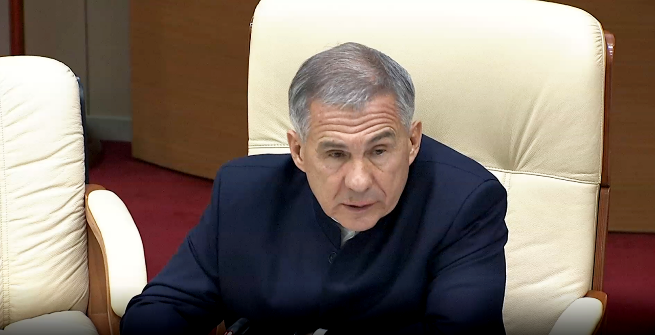 Минниханов поручил усилить контроль за поддержкой участников спецоперации