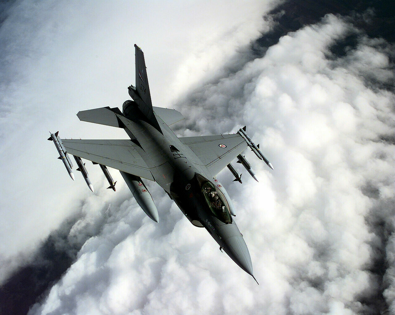 Блинкен рассказал, когда Украине передадут истребители F-16