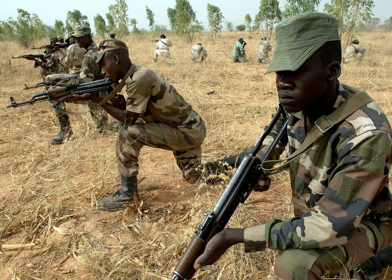 В Нигере военные заблокировали дворец главы страны