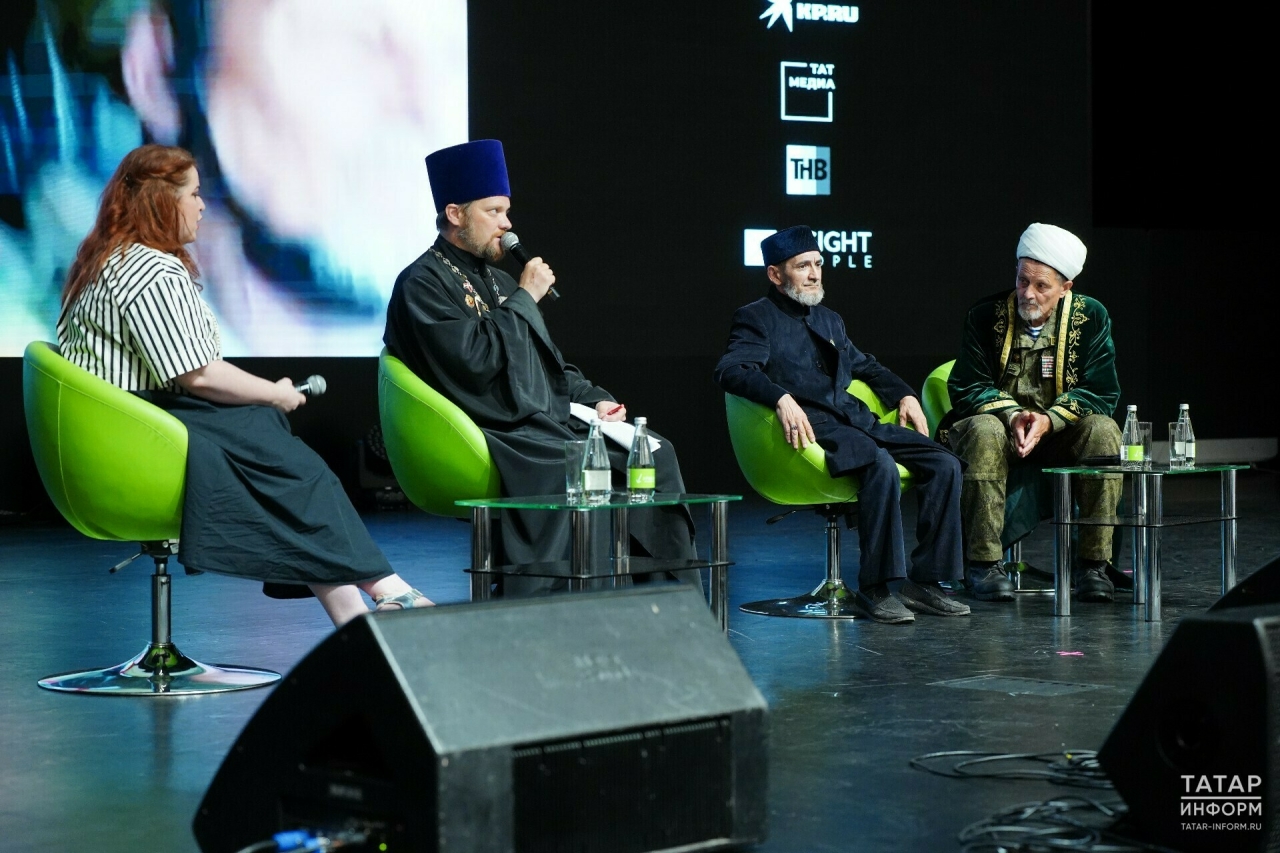 «Закон Победы — возвращение к Богу»: в Казани обсудили роль религии в войне