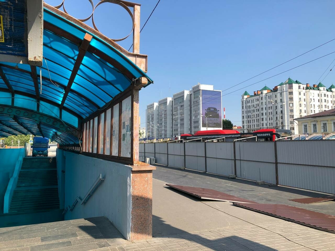В Казани временно закрыли для пешеходов подземный переход у парка Горького