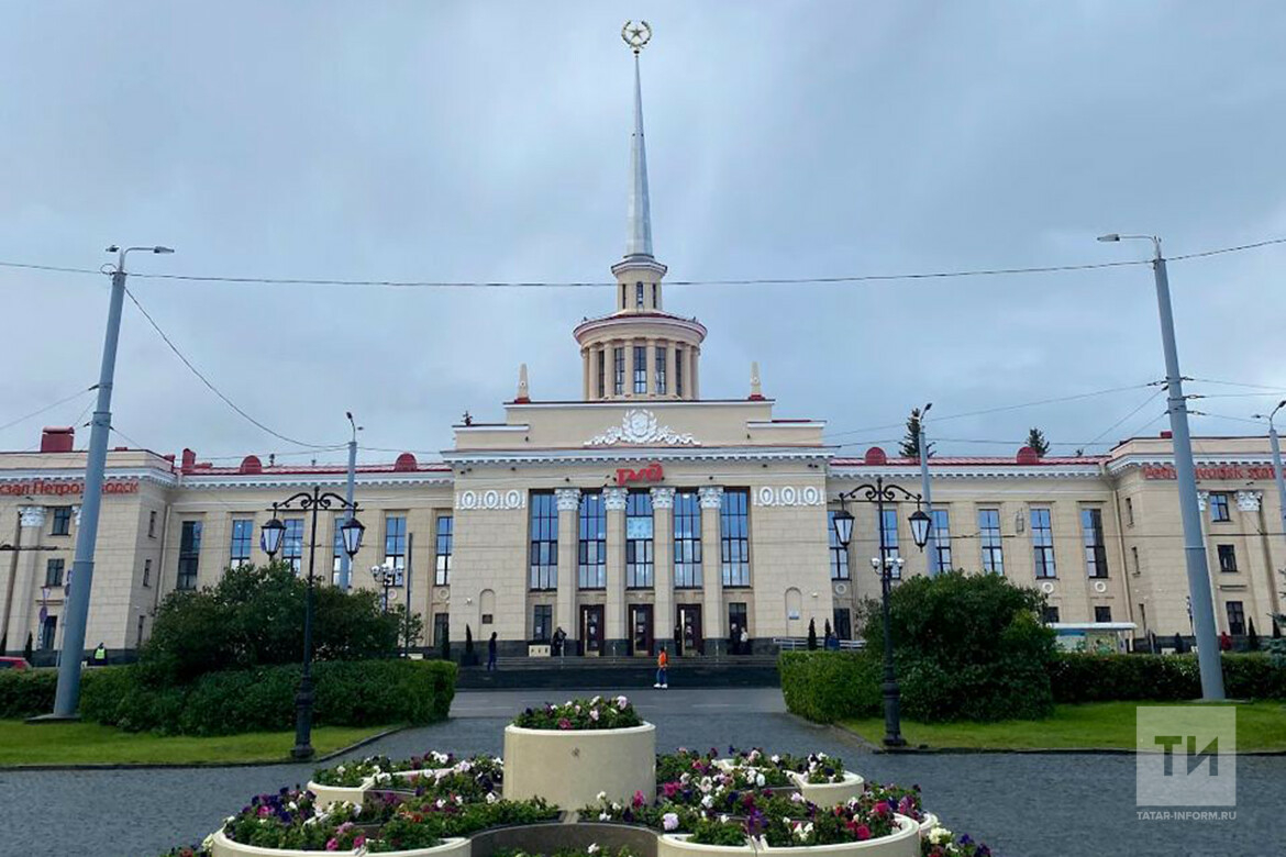 Онежская набережная, церковные кладбища и зеленая тропа: Петрозаводск за один день