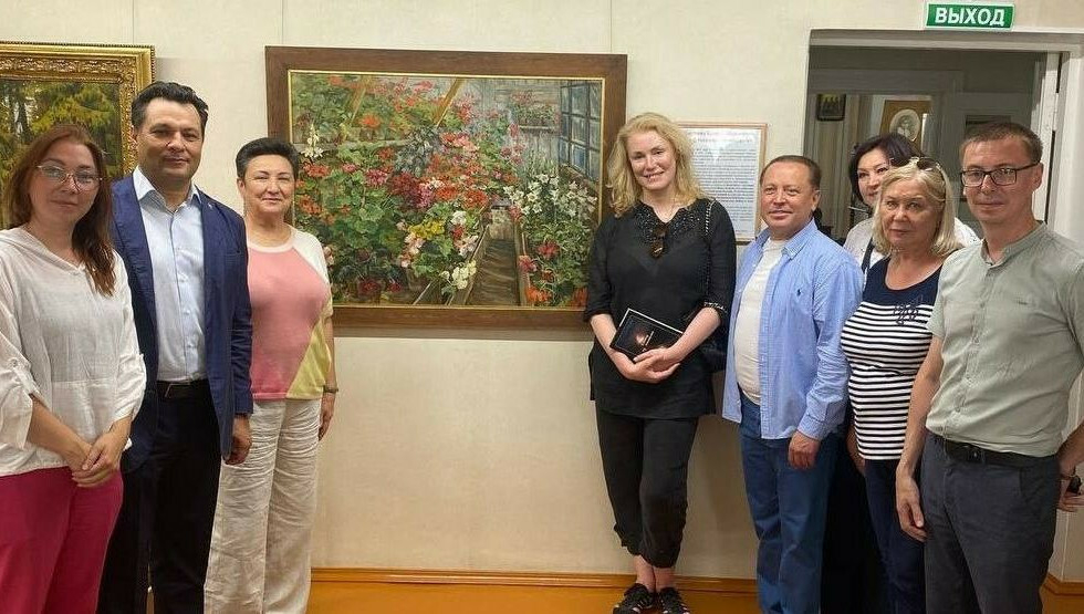 Мария Шукшина приняла участие в передаче картины дочери Шишкина музею в Елабуге