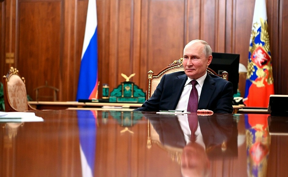 Путин обсудит итоги весенней сессии с Матвиенко