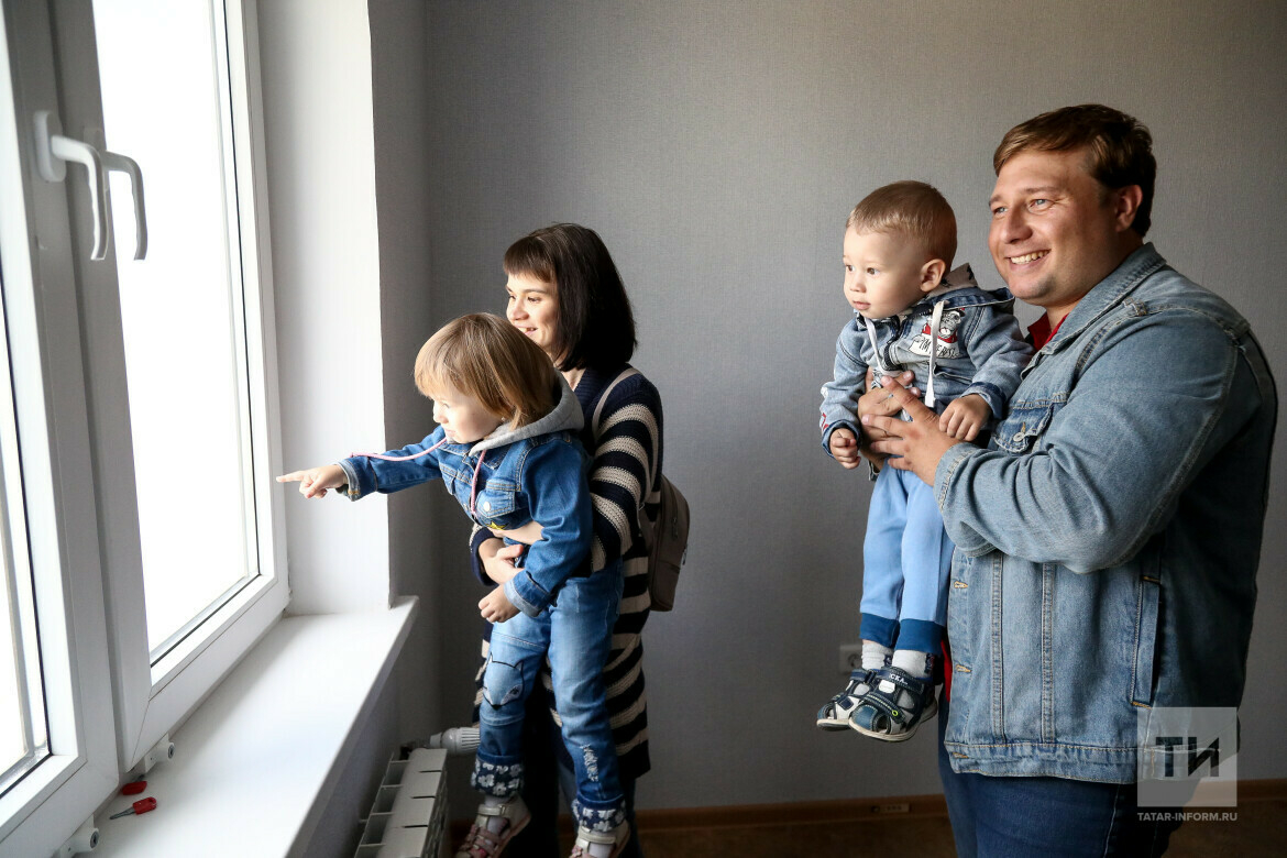 Единые пособия в России за год получили более 8 млн семей с детьми