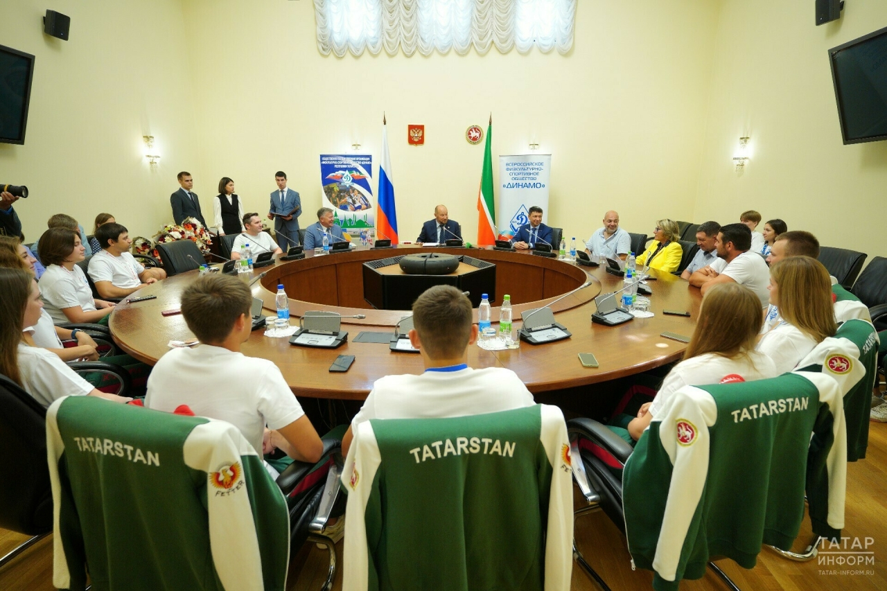 Асгат Сафаров вручил награды татарстанским стрелкам за успешный спортивный сезон