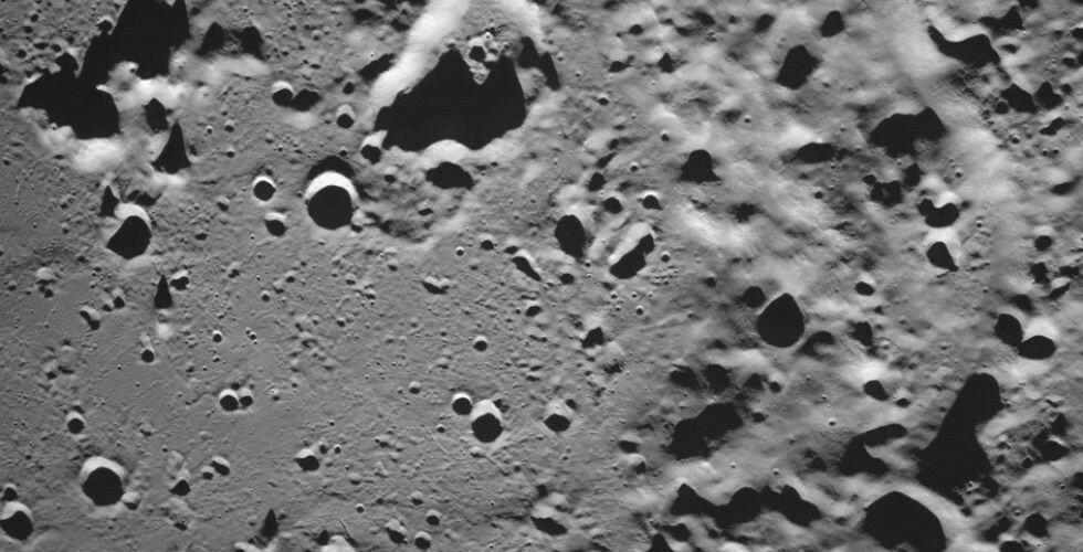 Станция «Луна-25» сделала первый снимок лунной поверхности