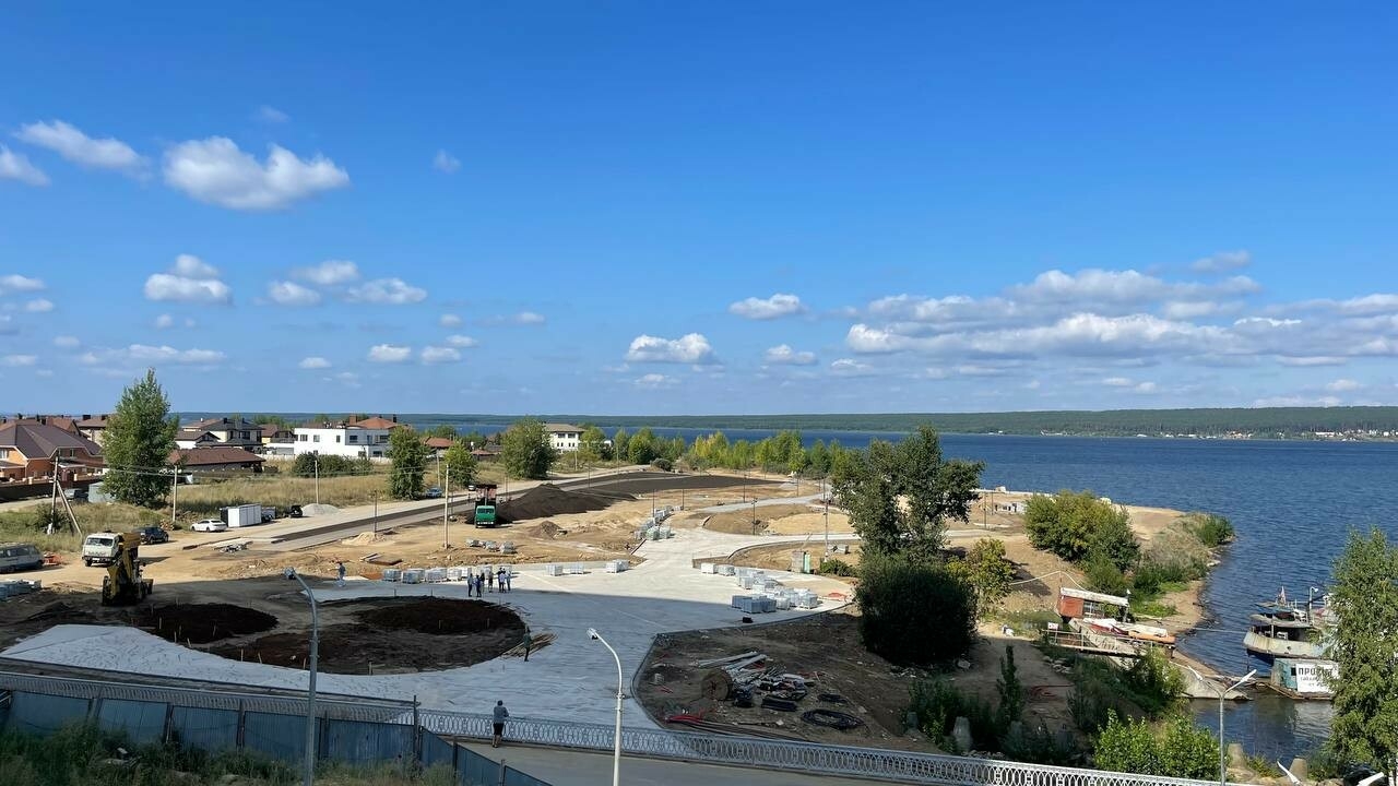 Магдеев предложил создать спуск к воде, расширить тротуары на набережной Табеева в Челнах