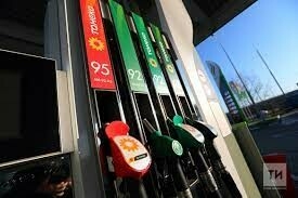 Кабмин обязал нефтяников продавать больше топлива на биржевых торгах