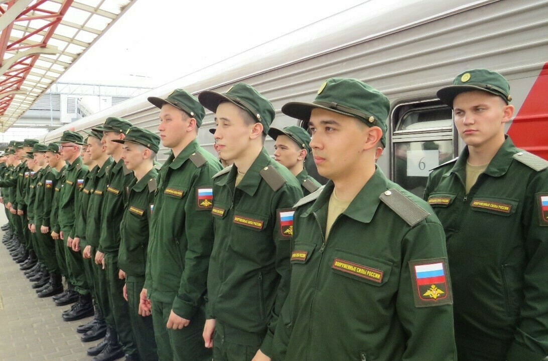 Как в Татарстане завершился весенний призыв: президентский полк и громкие проводы