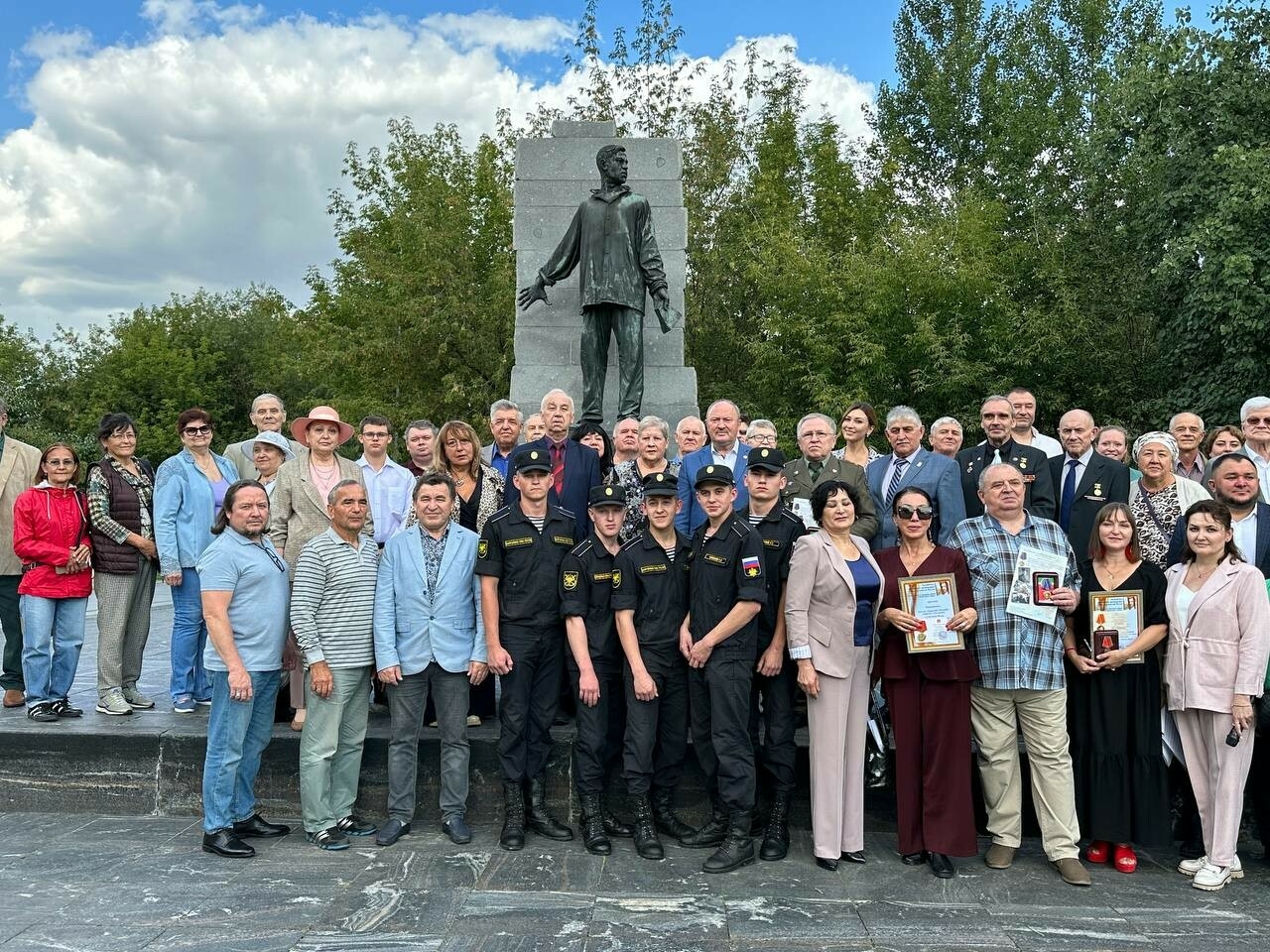 В Москве возложили цветы к монументу Мусе Джалилю