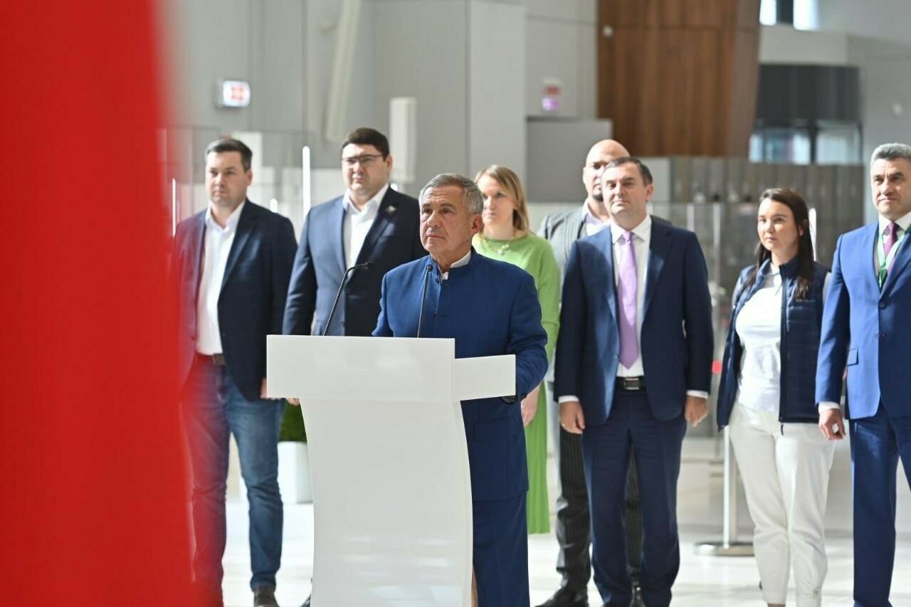 Минниханов, Кравцов и Шувалов ввели в эксплуатацию 11 новых школ в Татарстане