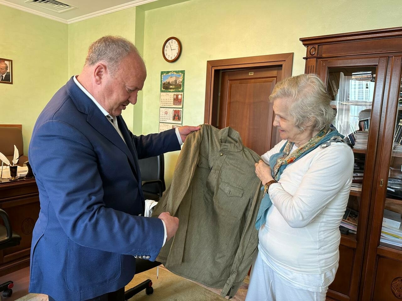 Дочь разведчика Исхака Ахмерова передала в Музейный комплекс Казани его личные вещи