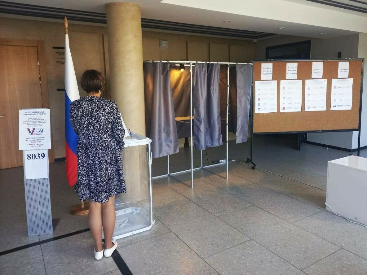 В РТ открылись участки для досрочного голосования на выборах в заксобрания новых регионов
