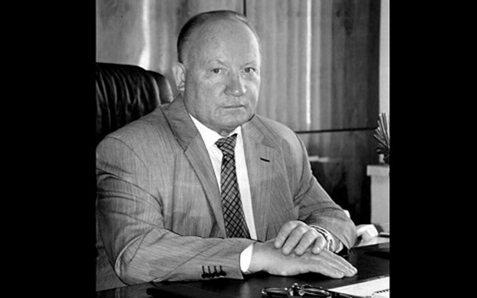 Человек «с мотором внутри»: Минниханов выразил соболезнования жене экс-гендиректора КМПО