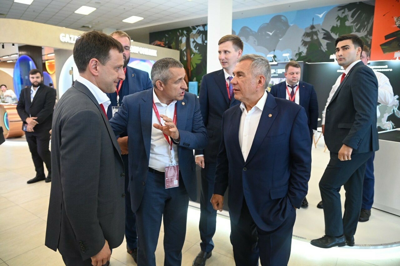 Минниханов прибыл в Приморский край для участия в ВЭФ