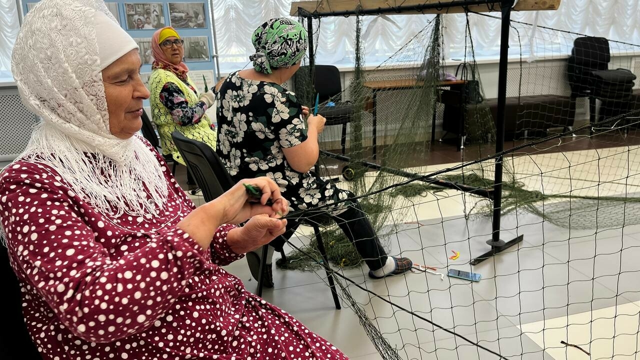 В Лаишевском районе открылась новая точка плетения маскировочных сетей для нужд СВО