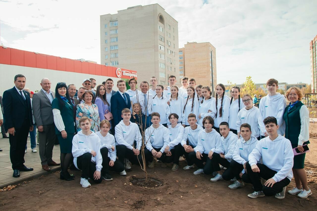 В Нижнекамске в честь Дня города торжественно открыли «Наш сиреневый сад»