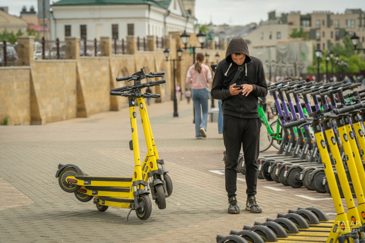 В Казани сократили число парковок для самокатов и велосипедов