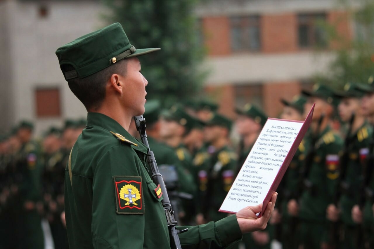 «Мы будем достойными преемниками»: как в Казани принимали присягу будущие танкисты