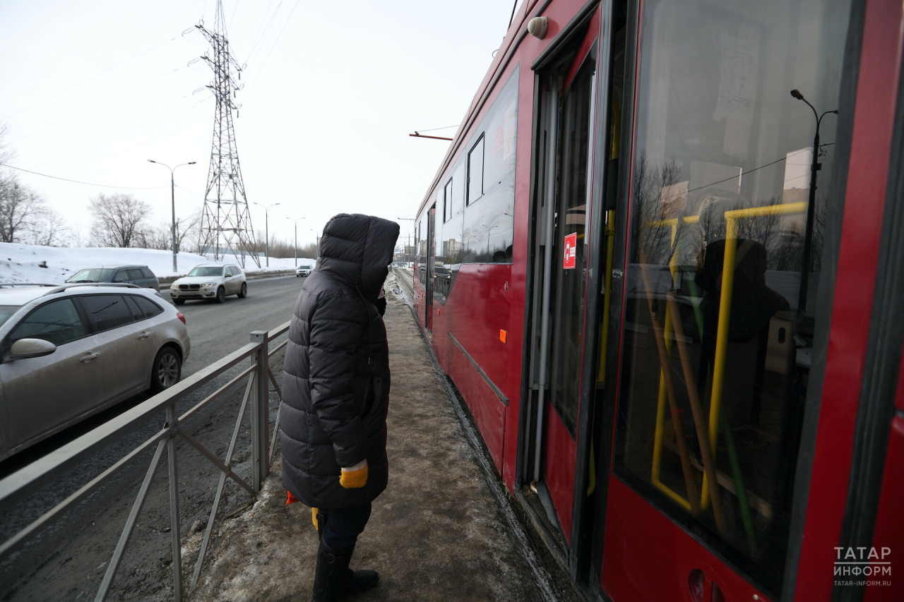 В новогодние праздники в троллейбусах и трамваях Казани контроллеры выявили 141 «зайца»