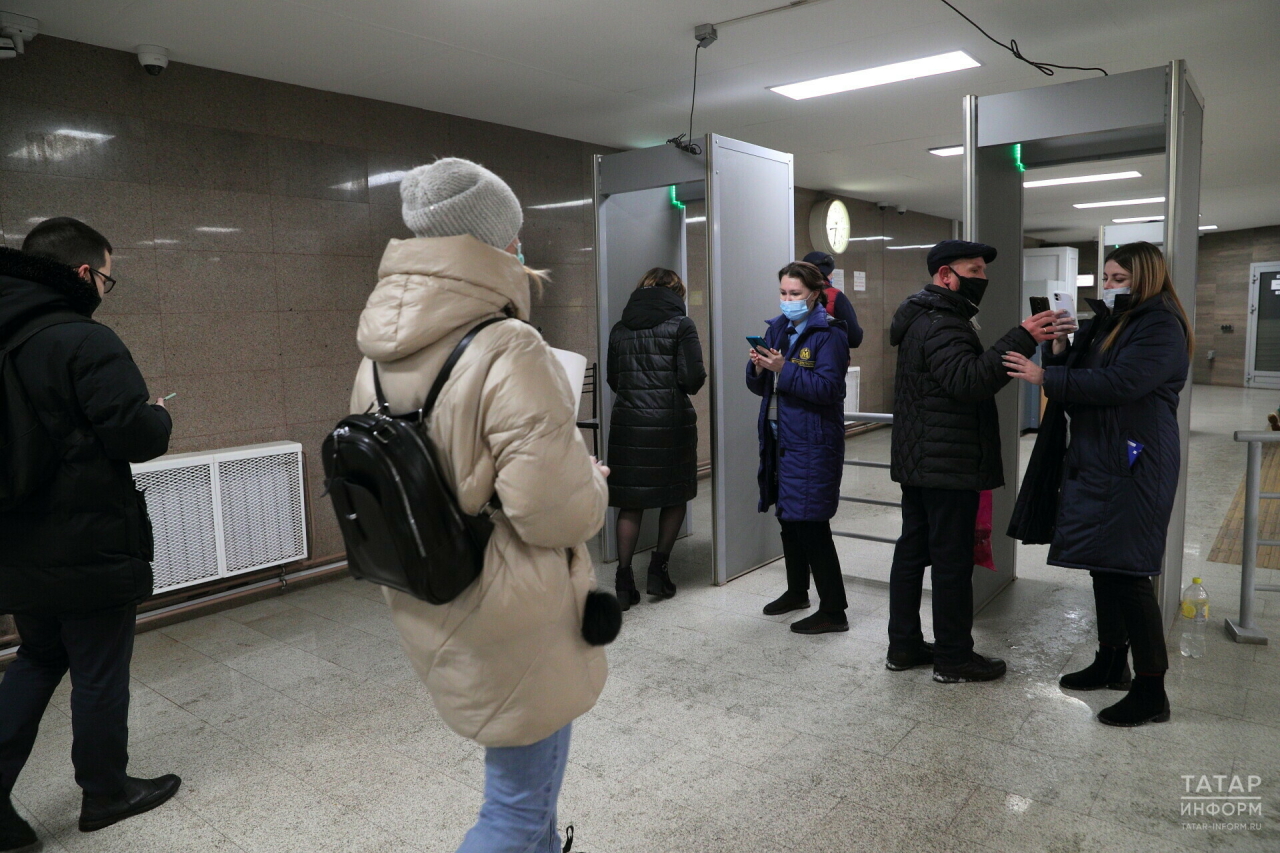 СМИ: В казанском метро оплату проезда по лицу могут запустить уже в этом году