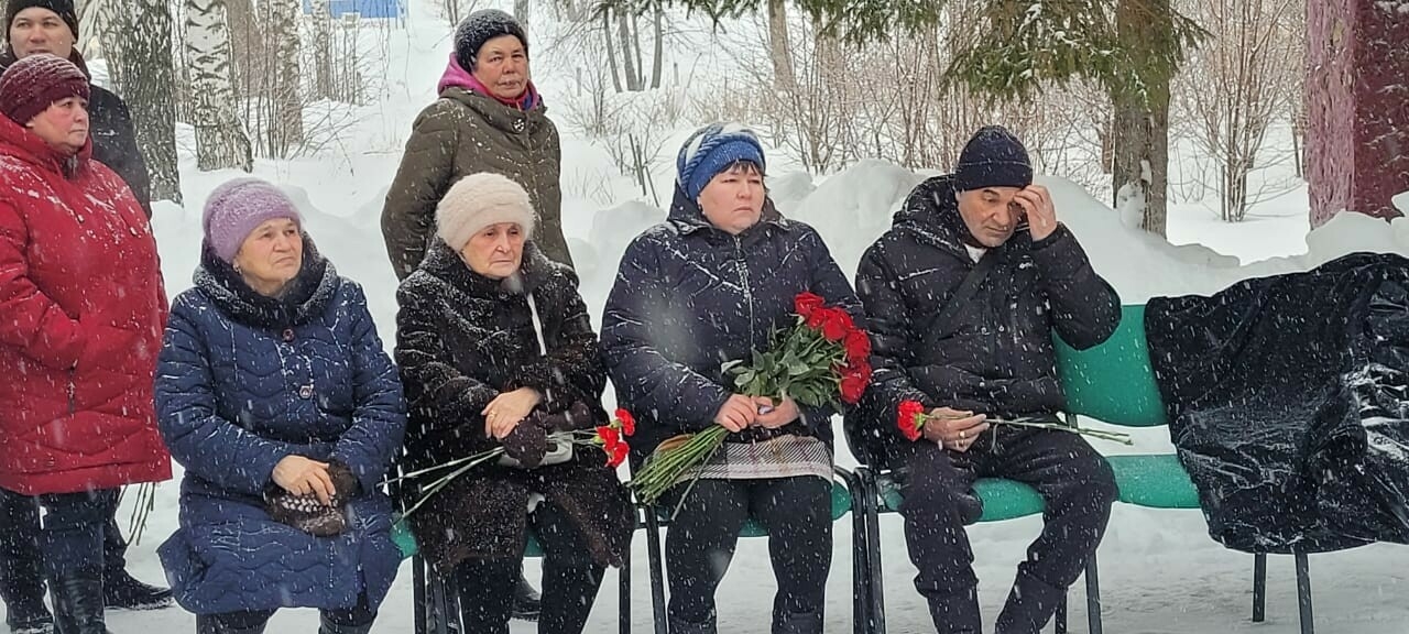 В Мамадышском районе установили мемориальную доску в память о бойце СВО