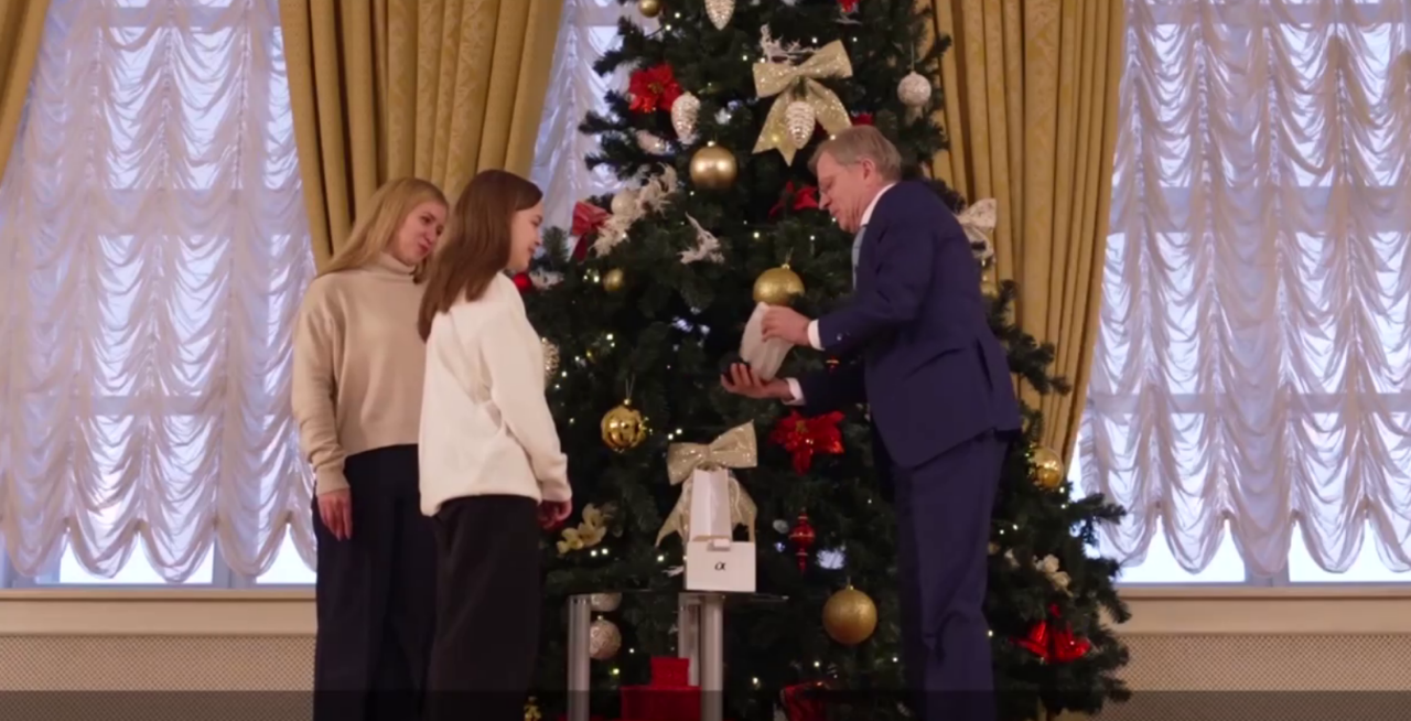 Министр транспорта России исполнил новогоднюю мечту 15-летней Дианы из Татарстана