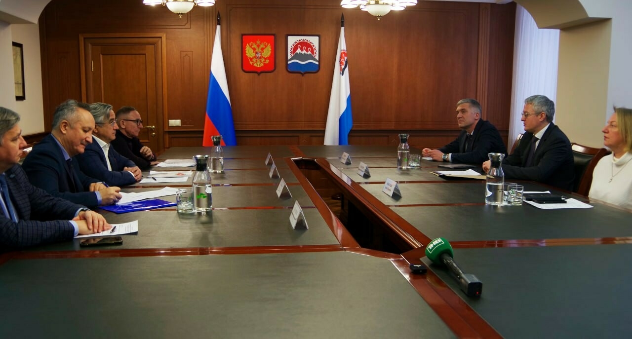 Шайхразиев и Солодов обсудили расширение связей между Татарстаном и Камчатским краем