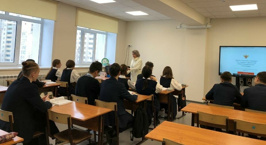 Юные челнинцы рассказали, как на них повлиял запрет гаджетов в школе