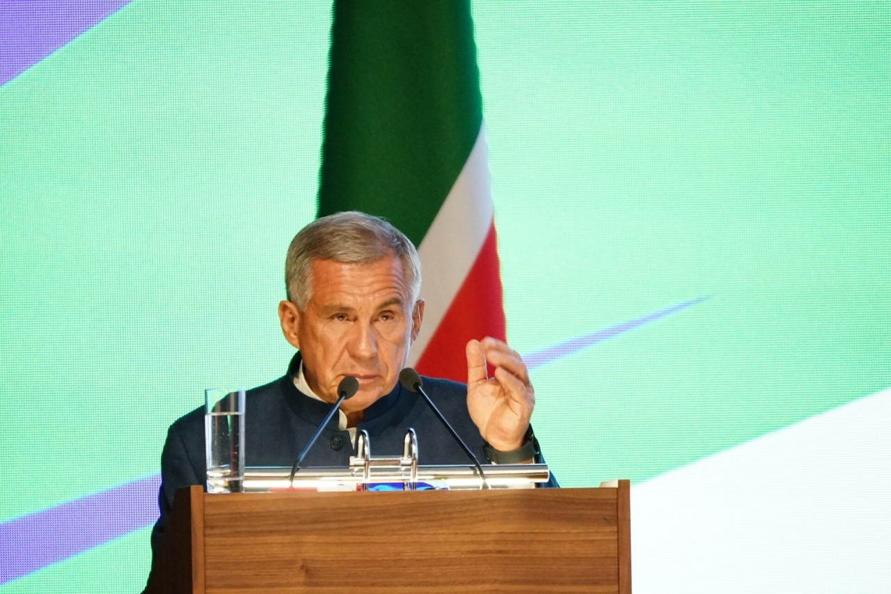 Минниханов поручил решить вопросы с сотовой связью на автодорогах