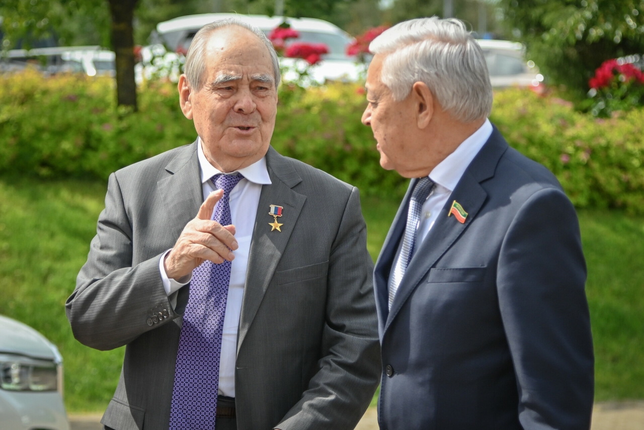 Соратник, наставник и личный пример: Мухаметшин поздравил Шаймиева с днем рождения