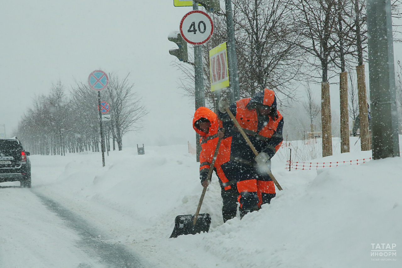 Минниханов поручил организовать эффективную работу дорожных служб в непогоду