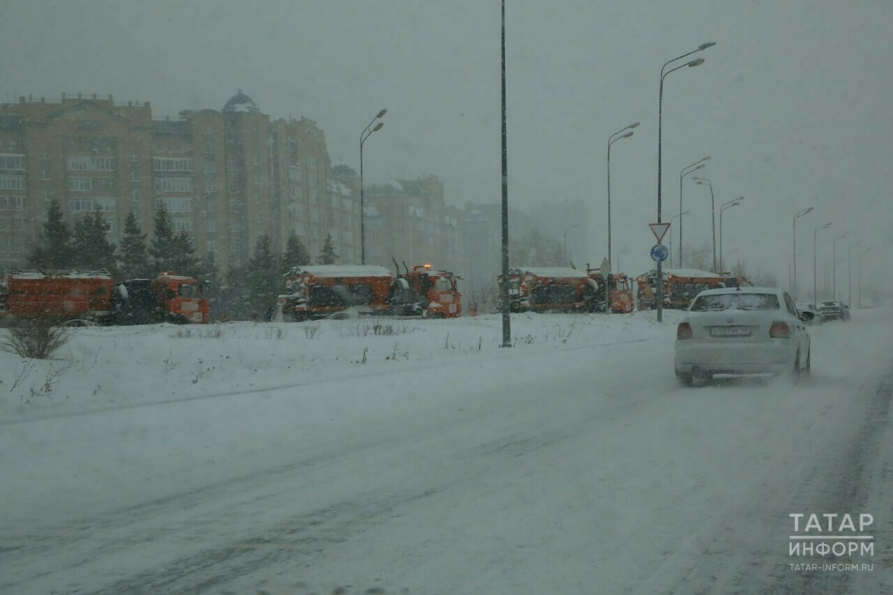 В Казани продлили работу горячей линии по вопросам оказания помощи в уборке снега