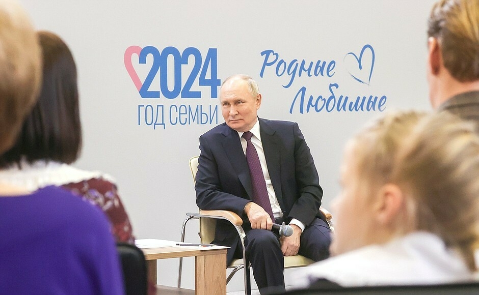 Глава многодетной семьи пригласил Путина на Ямал покататься на оленях