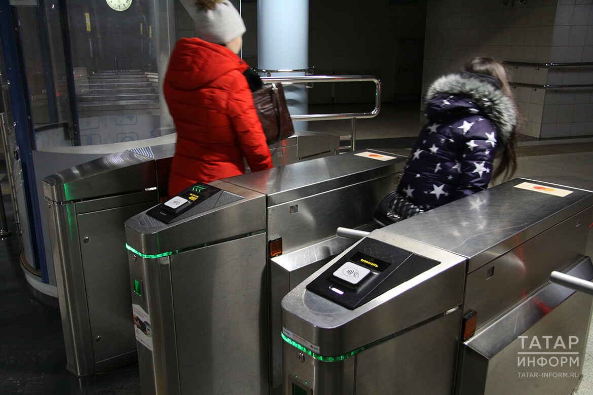 В утренние часы пик в метро Казани снова ввели дополнительный поезд